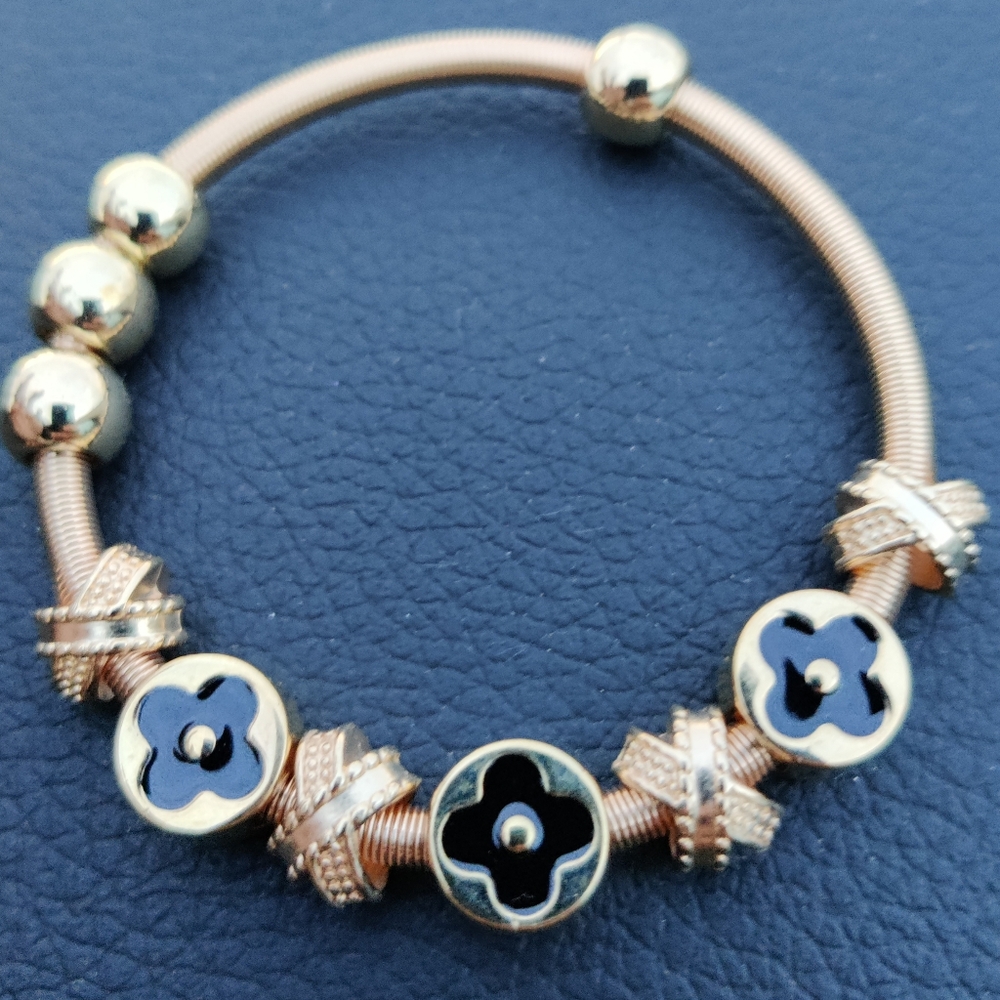 Charm bracelet for women